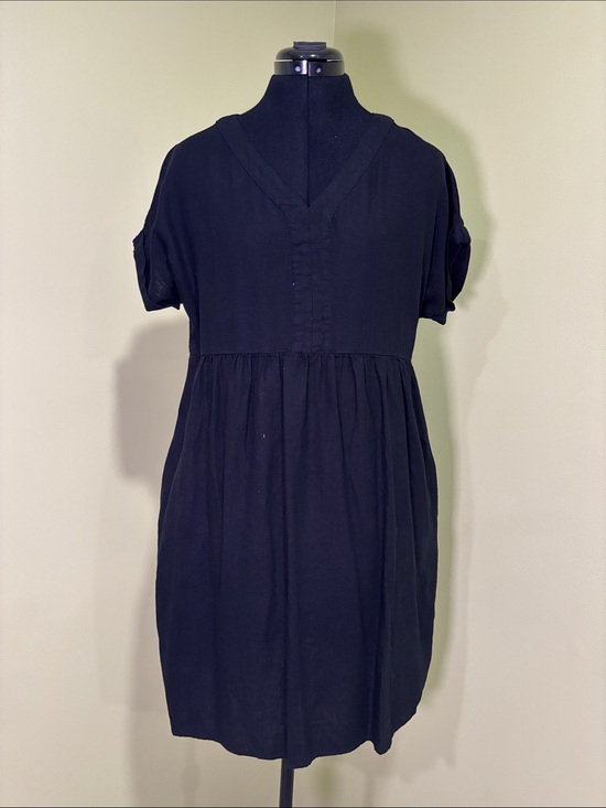 Briggs New York Dresses & Skirts - Linen/Rayon Black V-Neck Short Sleeve Midi Dress with pockets